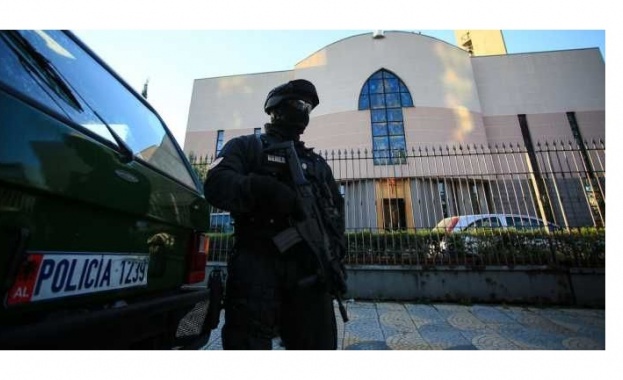 Албания е разтърсвана от корупционна афера в която са замесени