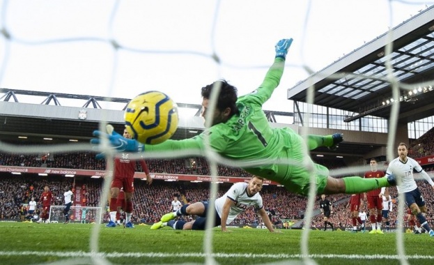 Ливърпул победи Тотнъм с 2 1 на Анфийлд в сблъсъка на