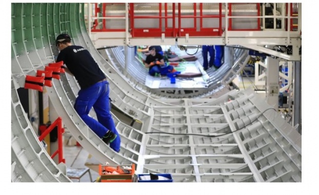 Индийската авиокомпания IndiGo е пред финализиране на сделка за 300