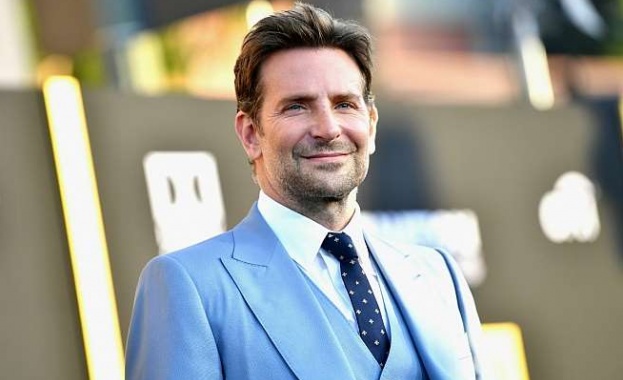 Въпреки натоварения си график Брадли Купър отделя достатъчно време на