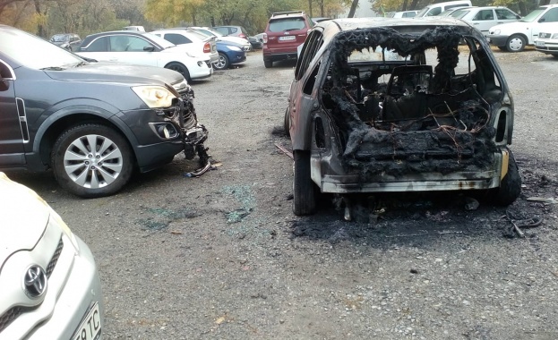 Минути след полунощ в полицията е получен сигнал за горящи