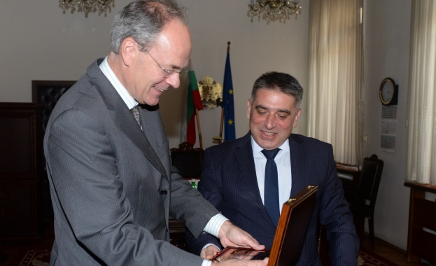 Министърът на правосъдието Данаил Кирилов се срещна днес с посланика