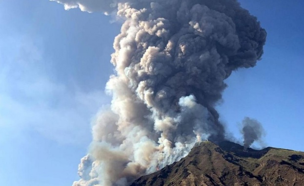 Вулкан изригна на остров Сацумаио в Югоизточна Япония предадоха Ройтерс