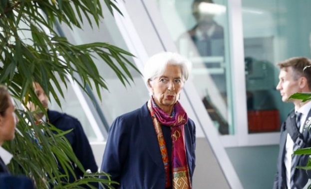 В първия си работен ден като управител на Европейската централна