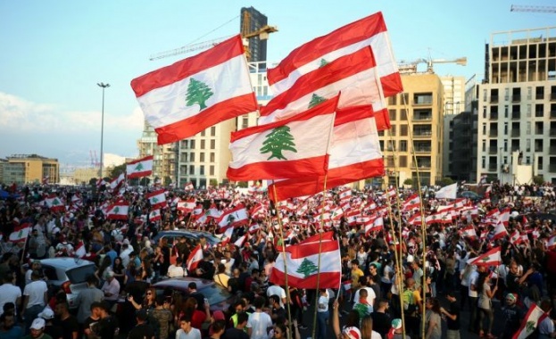 Хиляди демонстранти се събраха снощи в северния ливански град Триполи