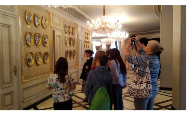 Специални туристически разходки стартираха от днес в Народния театър Иван