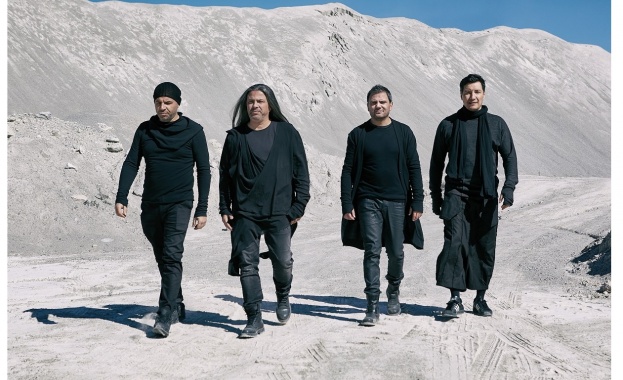 На 8 ноември стартира турнето на Б Т Р в Северна Америка