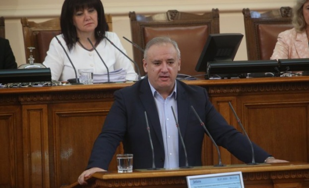 България се събужда въпреки погазването на свободата въпреки погазването на