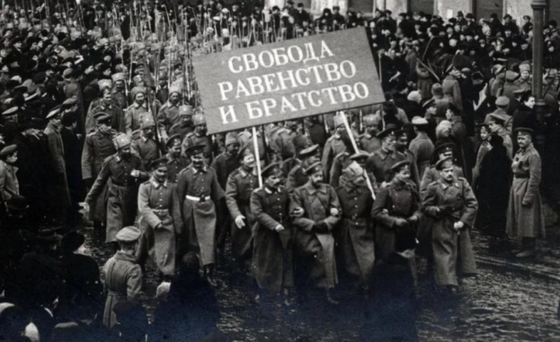 Днес се отбелязва 102 рата годишнина от Великата Октомврийска социалистическа революция
