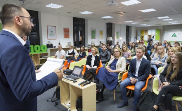 По време на форума Професиите на бъдещето Джуниър Ачийвмънт обяви