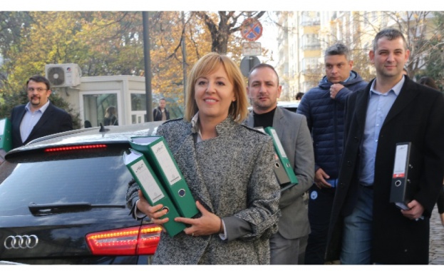 Мая Манолова внесе искане за касиране на изборите за кмет