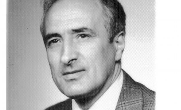 На 11 ноември 1994 г в 17 23 местно време на