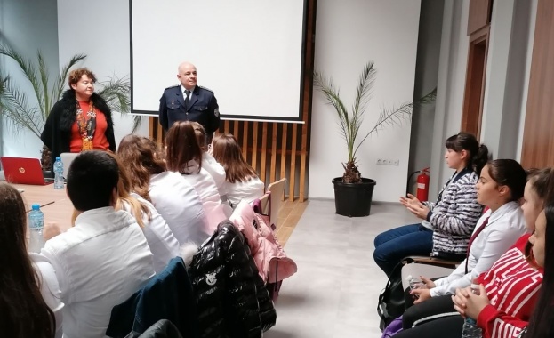 Преди минути приключи срещата на комисар Неделчо Рачев началник