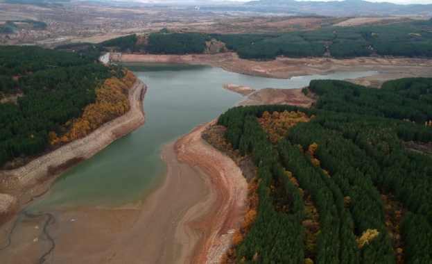 Перник и околните населени места навлязоха във втория ден на