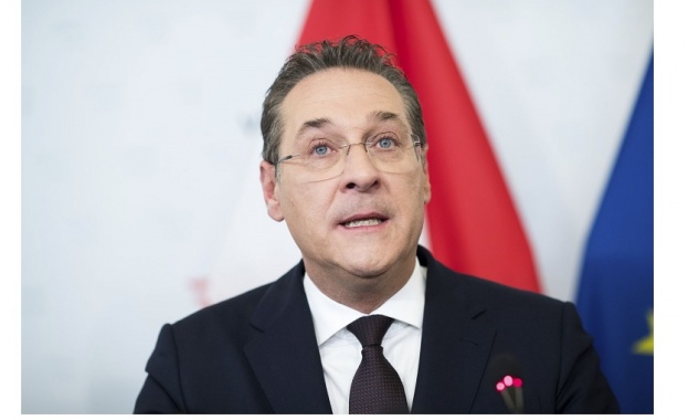 След извършени обиски полицията е арестувала вчера няколко лица заподозрени