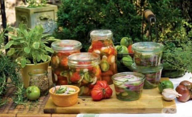 Зимнината в буркани така предпочитана през хладните дни има своите