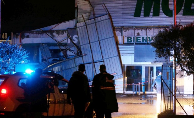 Два случая на торнадо бяха регистрирани в късните часове снощи