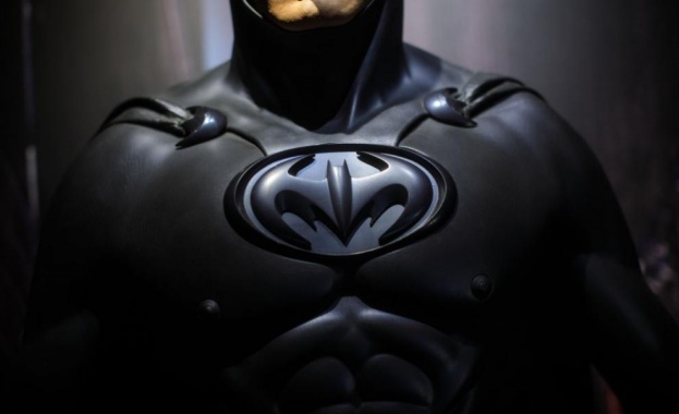 Костюмите на Батман и Робин от телевизионния сериал Батман от