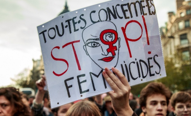 Масови протести във Франция срещу насилието над жени В десетки
