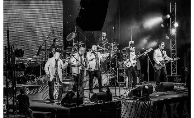 Само шест дни делят феновете на поп легендата Орлин Горанов