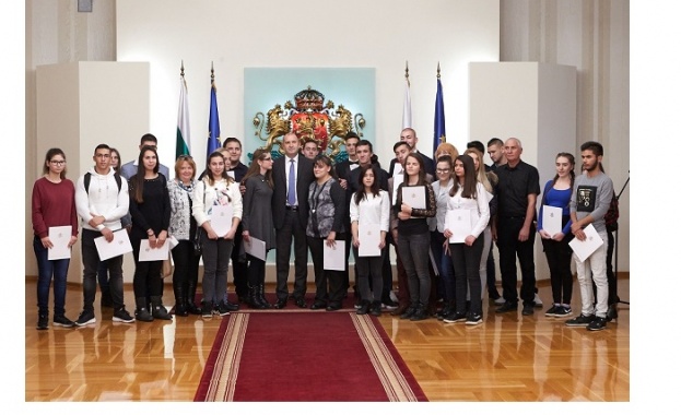 Знанието и образованието са сила която в ръцете на млади