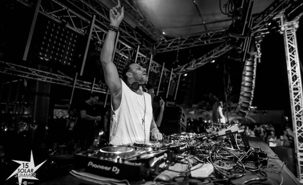 Rudimental Mark Knight и Nicole Moudaber са само някои от