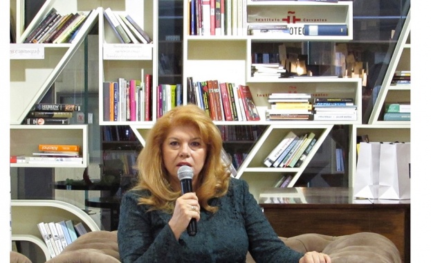 Илияна Йотова бе специален гост на конференцията 30 години Женският