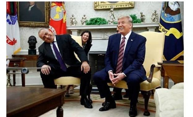 Две снимки от срещата Борисов Тръмп се превърнаха в хит в