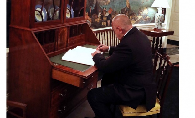 За мен е голямо удоволствие и чест да бъда ваш