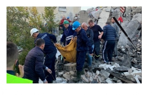 Четири жертви и над 150 ранени след земетресението в Албания