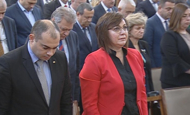 Депутатите почетоха с минута мълчание паметта на легендата на българското