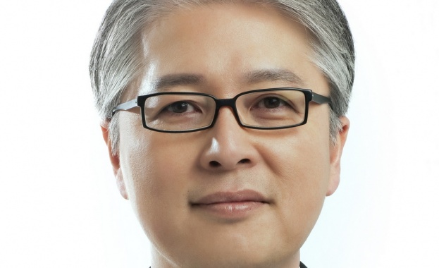 LG Electronics LG обяви че Брайън Куон настоящият ръководител на