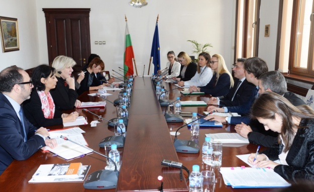 Министърът на правосъдието Данаил Кирилов се срещна с комисаря по