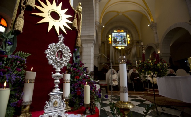 Миниатюрна дървена реликва за която се твърди че е от