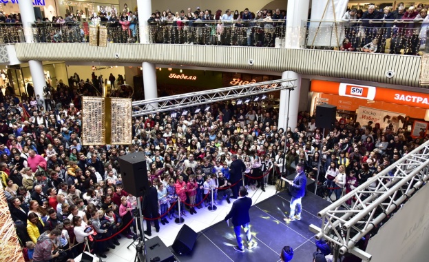 PLOVDIV PLAZA мол посрещна първия си рожден ден с много