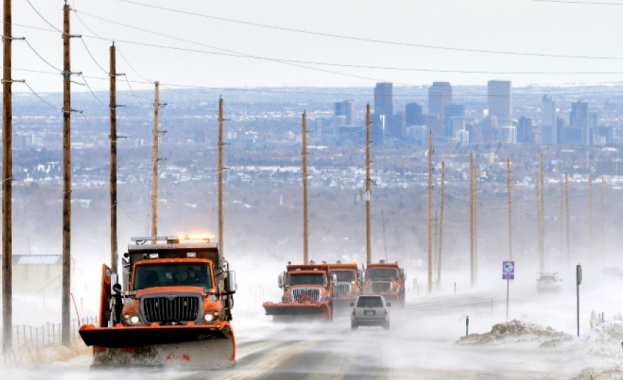 Увеличава се броят на жертвите на силната зимна буря в