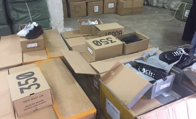 Митнически служители от Главна дирекция Митническо разузнаване и разследване и