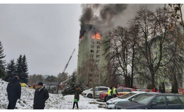 Експлозия на газ стана днес в 13 етажен блок в град