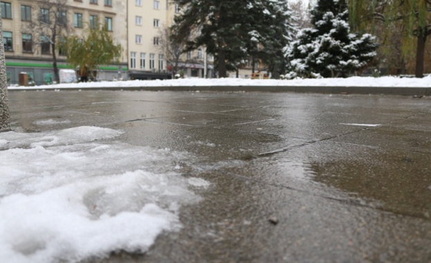 Близо 100 души с травми са приети в спешния кабинет