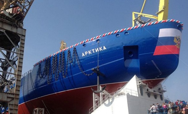 Руският ядрен ледоразбивач Арктика, представян като най-мощния кораб от този