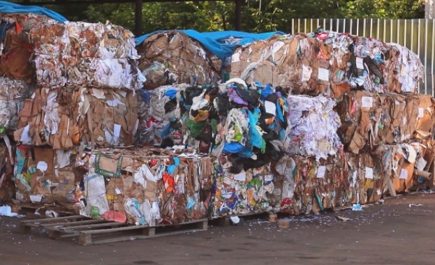 В габровското село Яворец се складират отпадъци фирмата работи в