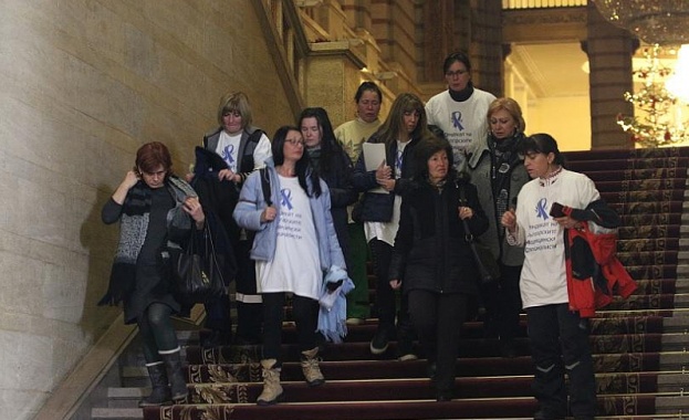 Сестрите тепърва ще решат дали да раздигнат палатковия лагер Следващия