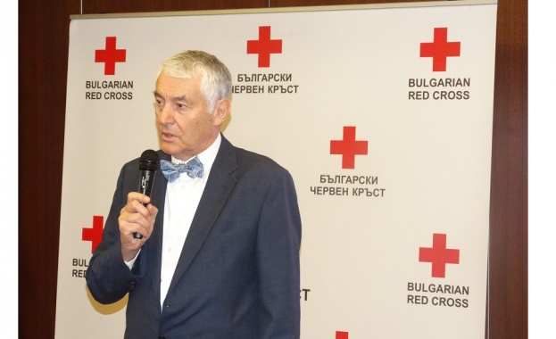 Искам да кажа голямо благодаря не само на учредителите и