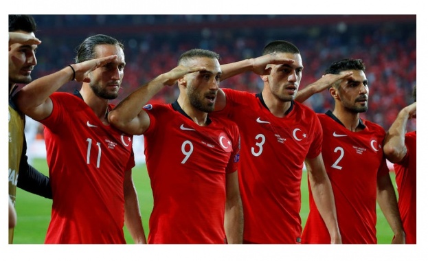 УЕФА порица футболните национали на Турция за военния им поздрав