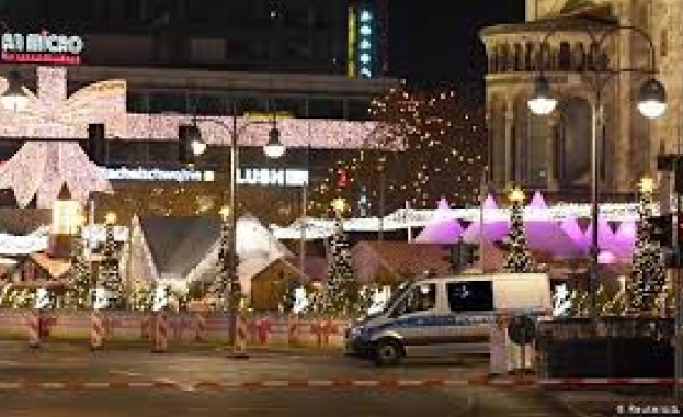 В евакуирания коледен базар в Берлин не бяха открити опасни