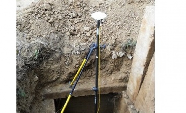 Близо 100 хиляди различни видове геодезически знаци представляващи бетонови стълбове