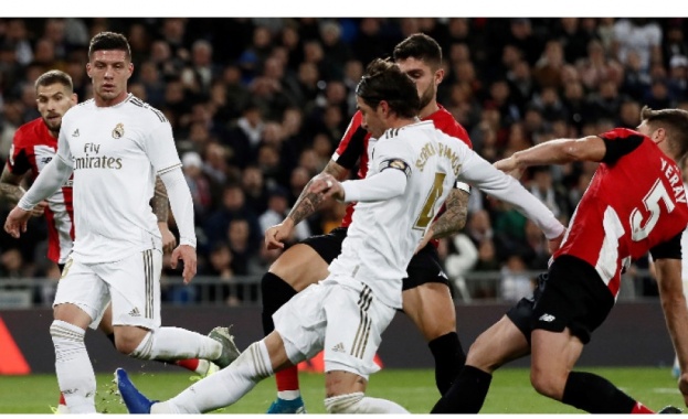 Реал Мадрид изостана на две точки от големия си съперник