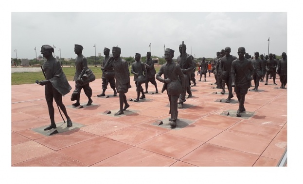 Експозицията представя участието на проф Емил Попов в Националния мемориал