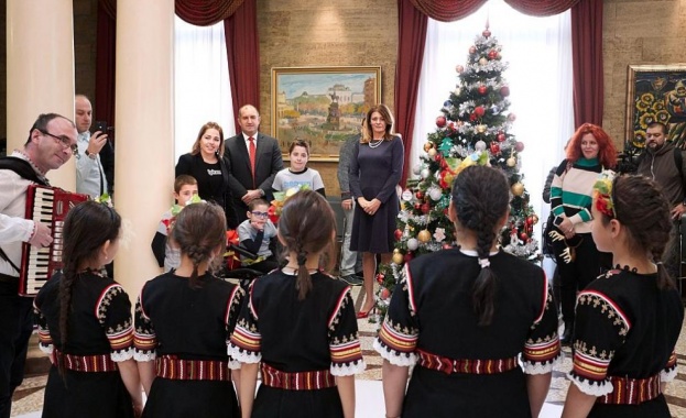 Служителите на Националната служба за охрана НСО дариха близо 8500