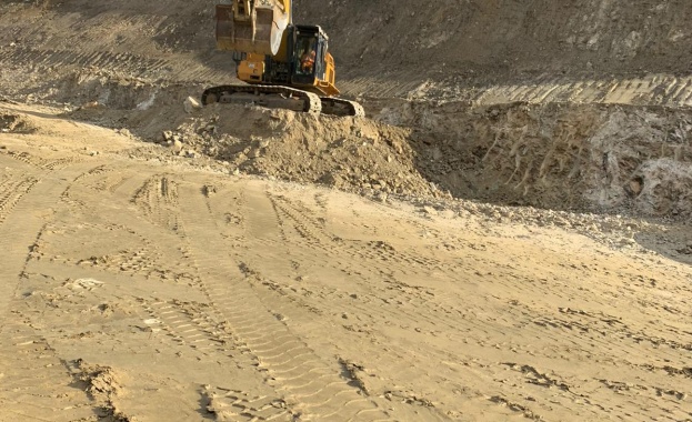 Министър председателят Бойко Борисов инспектира изграждането на най дългия пътен тунел у